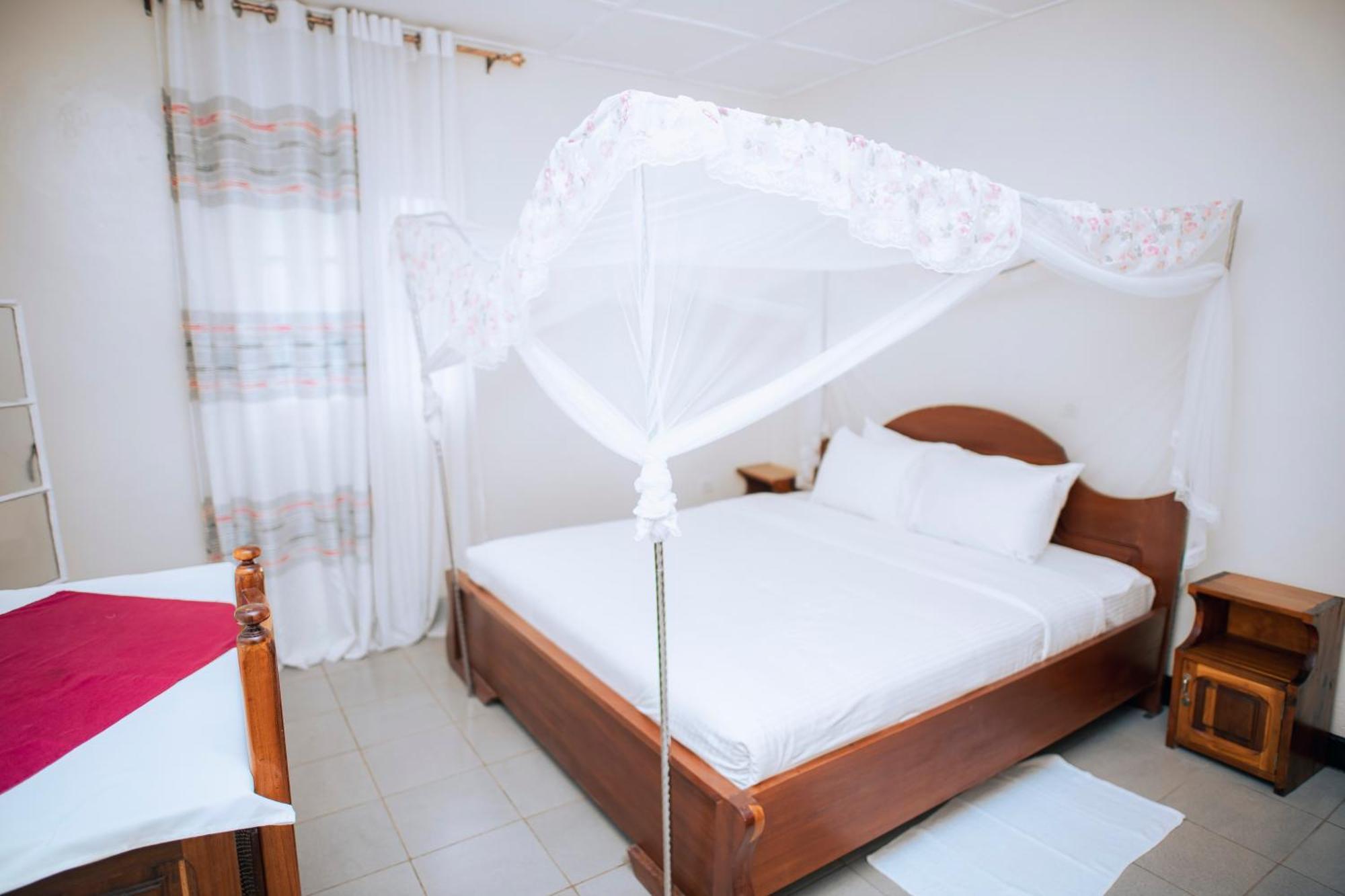 Peace Guest House Muhari 외부 사진